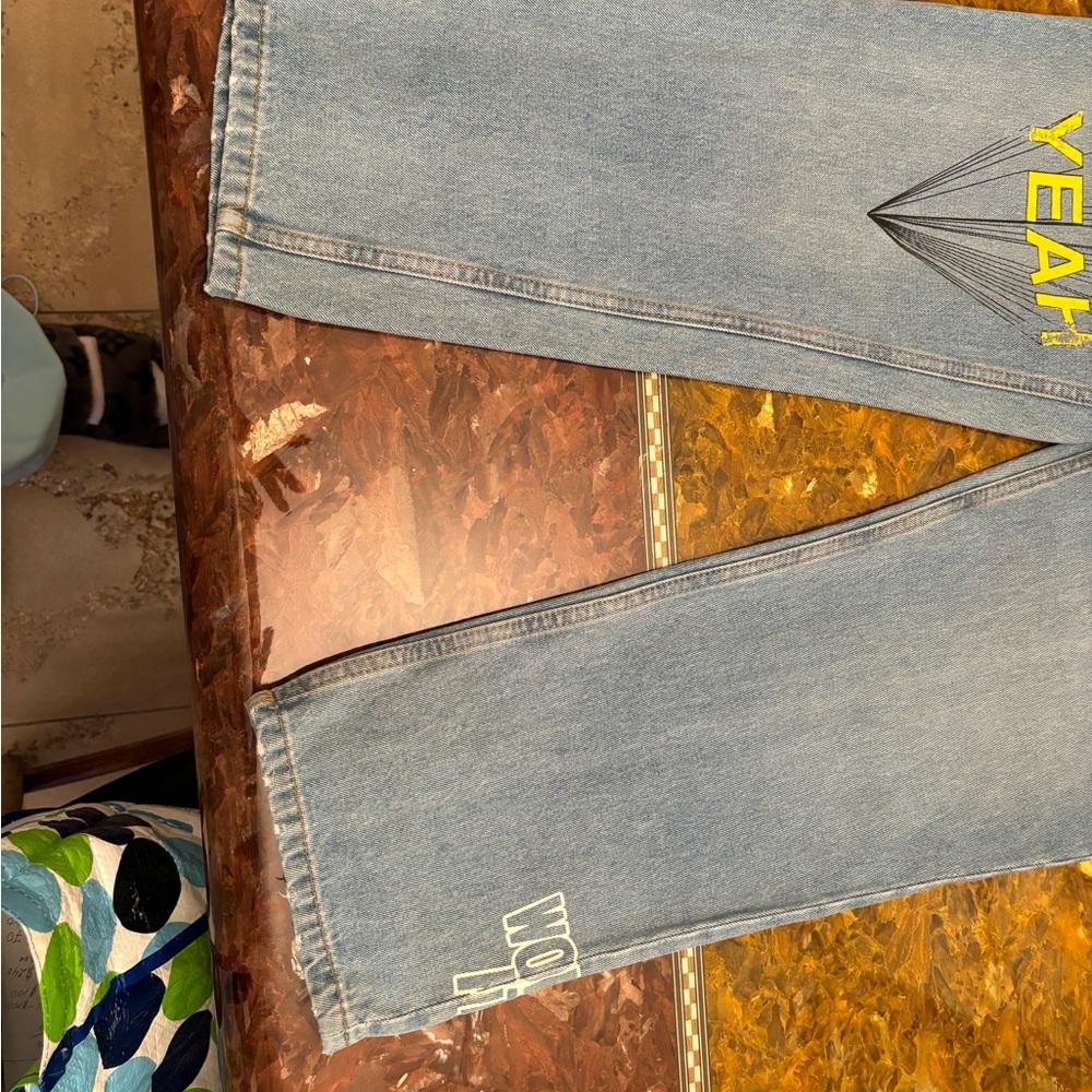 Modern jeans. - Picture 6 of 9